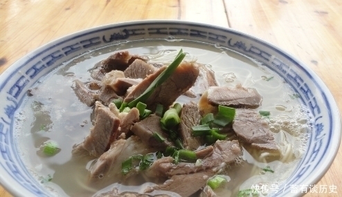 炖羊肉,要放什么调料很多人不知道,随便乱加,羊肉都不鲜了