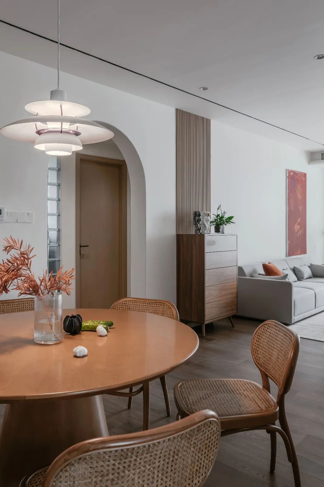 146㎡现代简约设计风格，打造南北朝向的明亮空间|黄石装修 | 过道