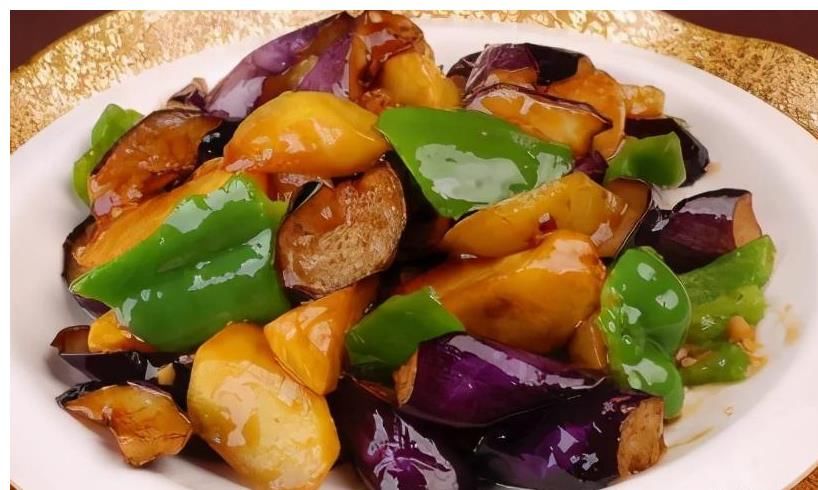 下馆子|第一次到东北下馆子,两人点4道菜,老板笑坏了,上菜后我们哭了