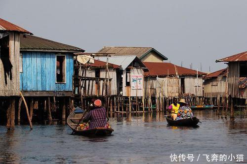 世界上最大的水村：全村3万人都住在水上，吃穿不愁唯独怕上厕所