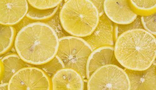 现实生活|越来越多的女性出现早衰，女人衰老速度，或与这两个因素有关