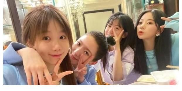 火箭少女|孟美岐新综艺终于官宣,火箭少女久违合体,光看常驻就等不及了