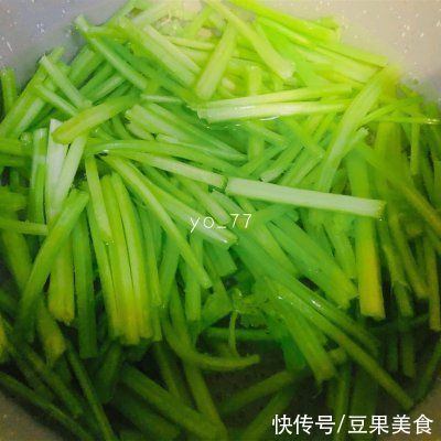  邻居开店月入10万，竟然是全靠腊味年菜腊肉炒芹菜