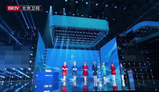 千里江山图！灵感来自千里江山图！北京冬奥会颁奖服在北京卫视跨年晚会中首发