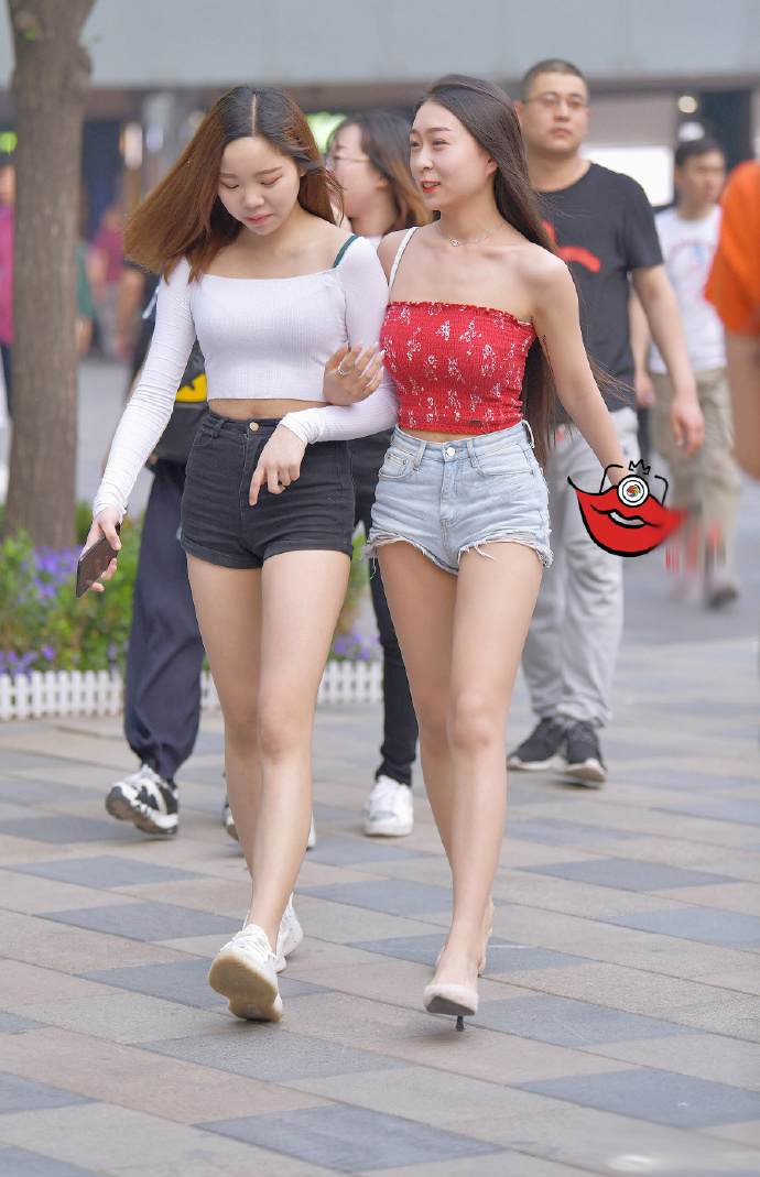 热裤|街拍日常约会出街,很适合穿热裤!