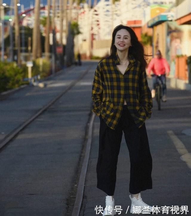 蕾丝|别让年龄限制你的时尚!50岁女人穿衣要“得体”,不显老也不装嫩