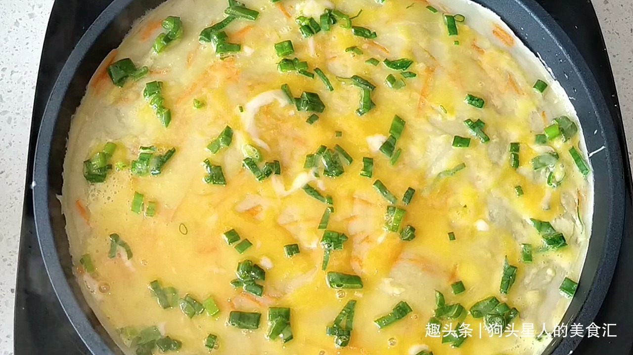 鸡蛋葱花饼，全程手不沾面，记住这三点，柔软筋道，做法特别简单