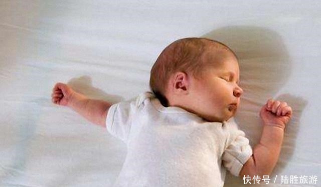 颈椎|影响宝宝脊柱发育的错误做法,家长要收藏了