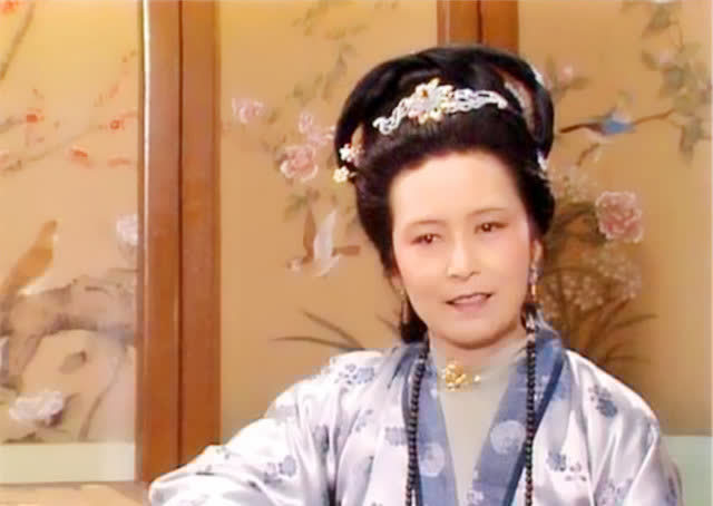 宝黛|王夫人为何对黛玉喜欢不起来?只因黛玉在她心中始终比不过这二人