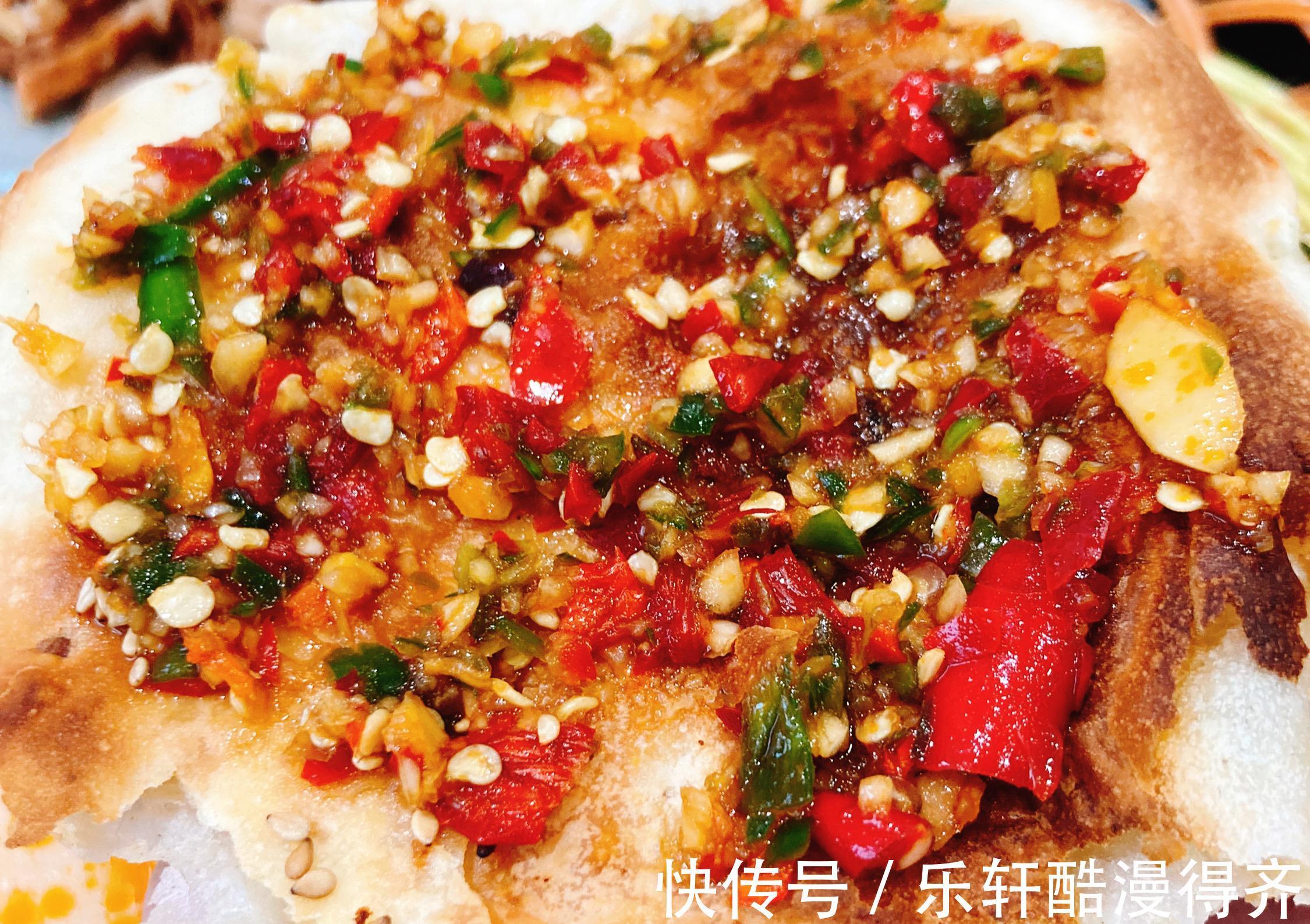 烧饼|淮南牛肉汤店里烧饼夹辣椒，滋味太足了！