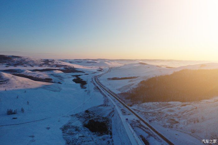 魅力雪境-与福克斯一起探索呼伦贝尔的冬天