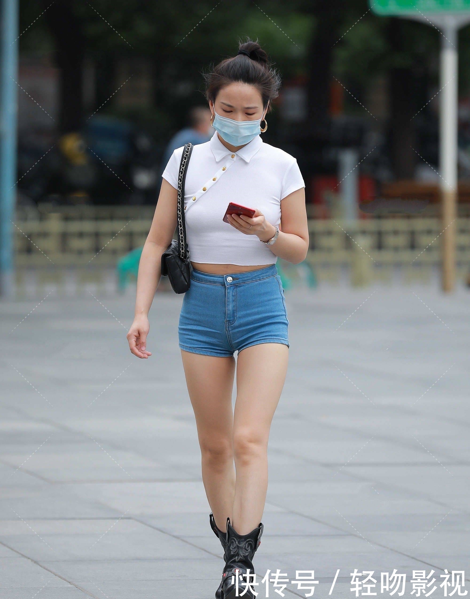 整体搭配|白色上衣巧妙加入斜襟元素,整体搭配更添典雅复古气质