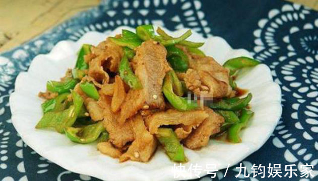 美食|美食推荐青红辣子鸡,辣椒炒肉片,黄豆芽拌粉丝,元宝红烧肉