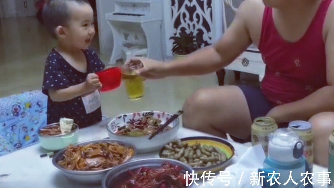 |沙雕动画,搞笑:为了成为百万富翁心甘情愿的掏厕所!