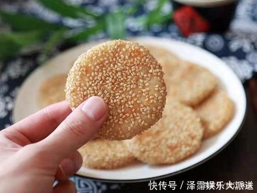 简单|早餐饼新吃法,加1个苹果,不揉面不发面,简单快速香甜好吃