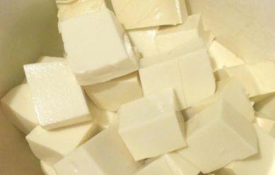 豆腐块|两块钱的豆腐这样做，连吃五碗饭！