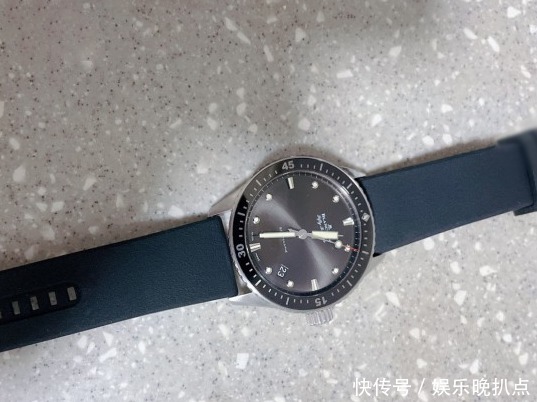 手表|有一种贵叫低调,35岁解毒宝珀五十噚深潜器
