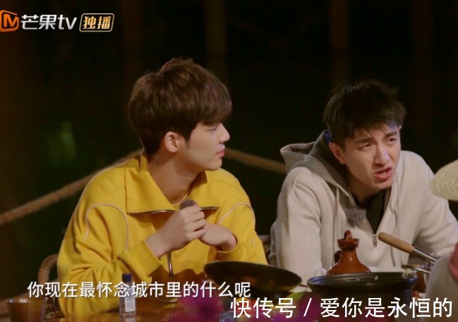 家人太宠溺甜馨，贾乃亮无奈对女儿严厉孩子最怕我