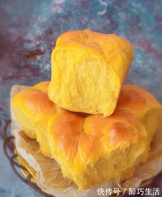 松软|用南瓜做成老面包，组织松软细腻好吃，口感好极了