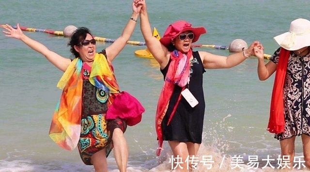 深意|中国大妈旅行，为什么总爱“搭丝巾”？另有深意你不懂