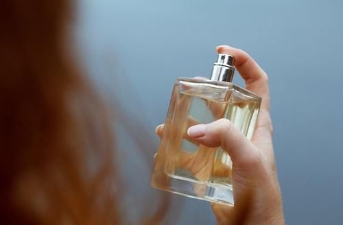 你会正确喷香水吗?香水如何存放?如何正确试香?这些你都知道吗?