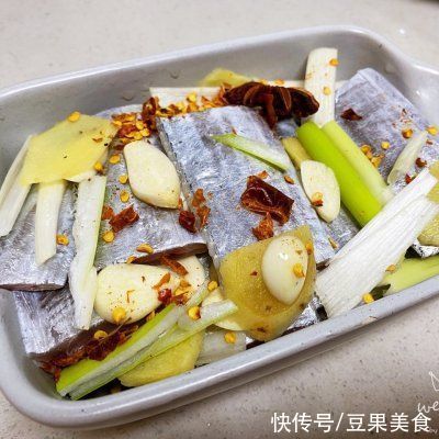 家常|家常红烧带鱼超还吃，我家三天两头吃一次