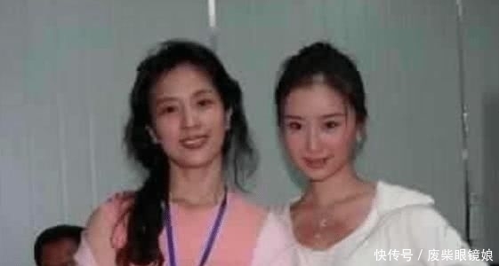 程潇|难怪都说程潇是家里最丑的，看完妹妹的照片，才明白啥叫芭比脸