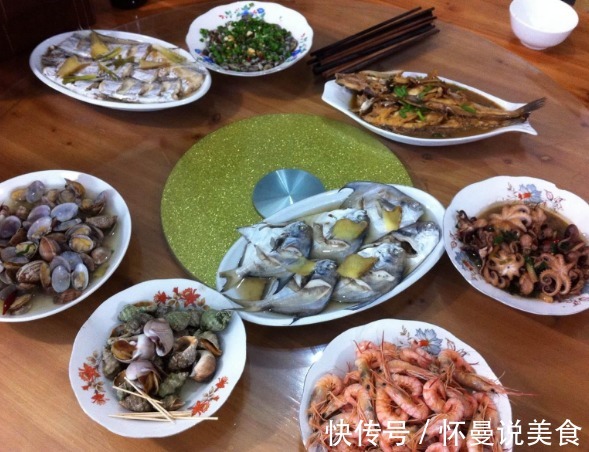 大姨一家人都不吃肉,一个月伙食费却两千多,饭菜上桌我明白了