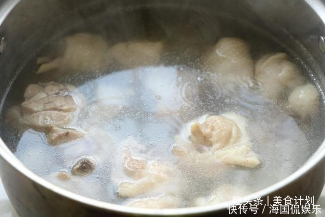  鸡腿肉炖土|一道菜，立秋之后要常吃，营养丰富汤汁多，尤其孩子多吃身体棒！