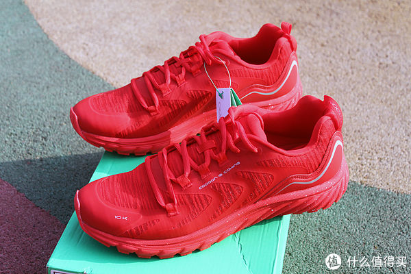 咕咚智能跑鞋10K Pro：带来科学与智能的跑步体验