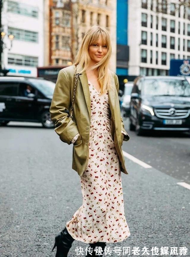 仙女们 入秋后短裙“失宠”了!今秋流行“奶奶裙”,不冷不热正好穿!