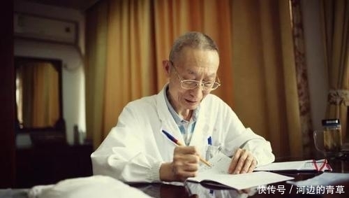 85岁中医研究骨病50年:骨疏松别着急,做好3件事,省去服药