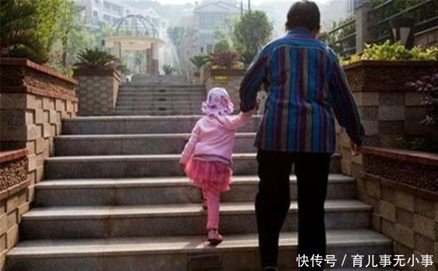 事事|双胞胎女儿两地成长，一个在城市一个在农村，两年后再见妈妈后悔