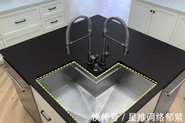 安装|学到一个厨房妙招，不规则水槽如同双槽，装岛台拐角台面充分利用
