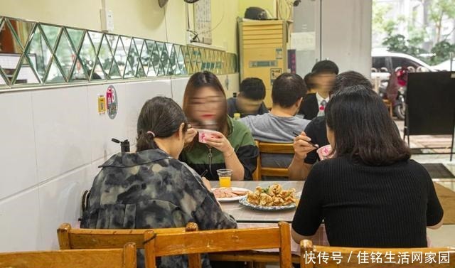  在武汉东北人贼稀罕的家常馆子，整一个