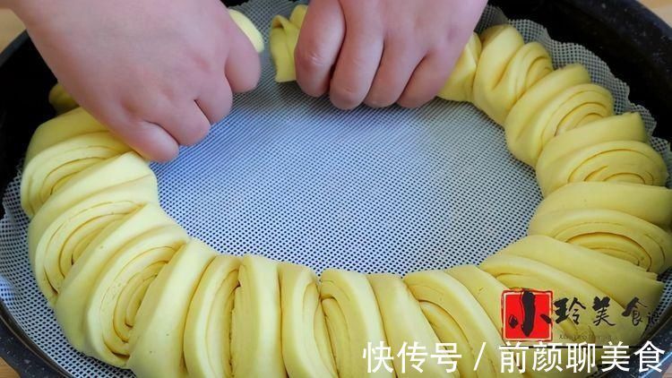 豆瓣酱|玉米面最好吃的做法，一层比一层香，连吃3天都没吃够，营养解馋