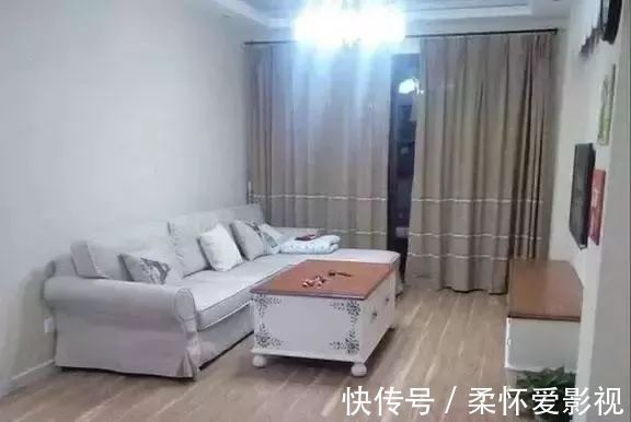 卫生间|老婆不顾家人的反对,卫生间就砌半堵墙,完工后全家都夸她聪明