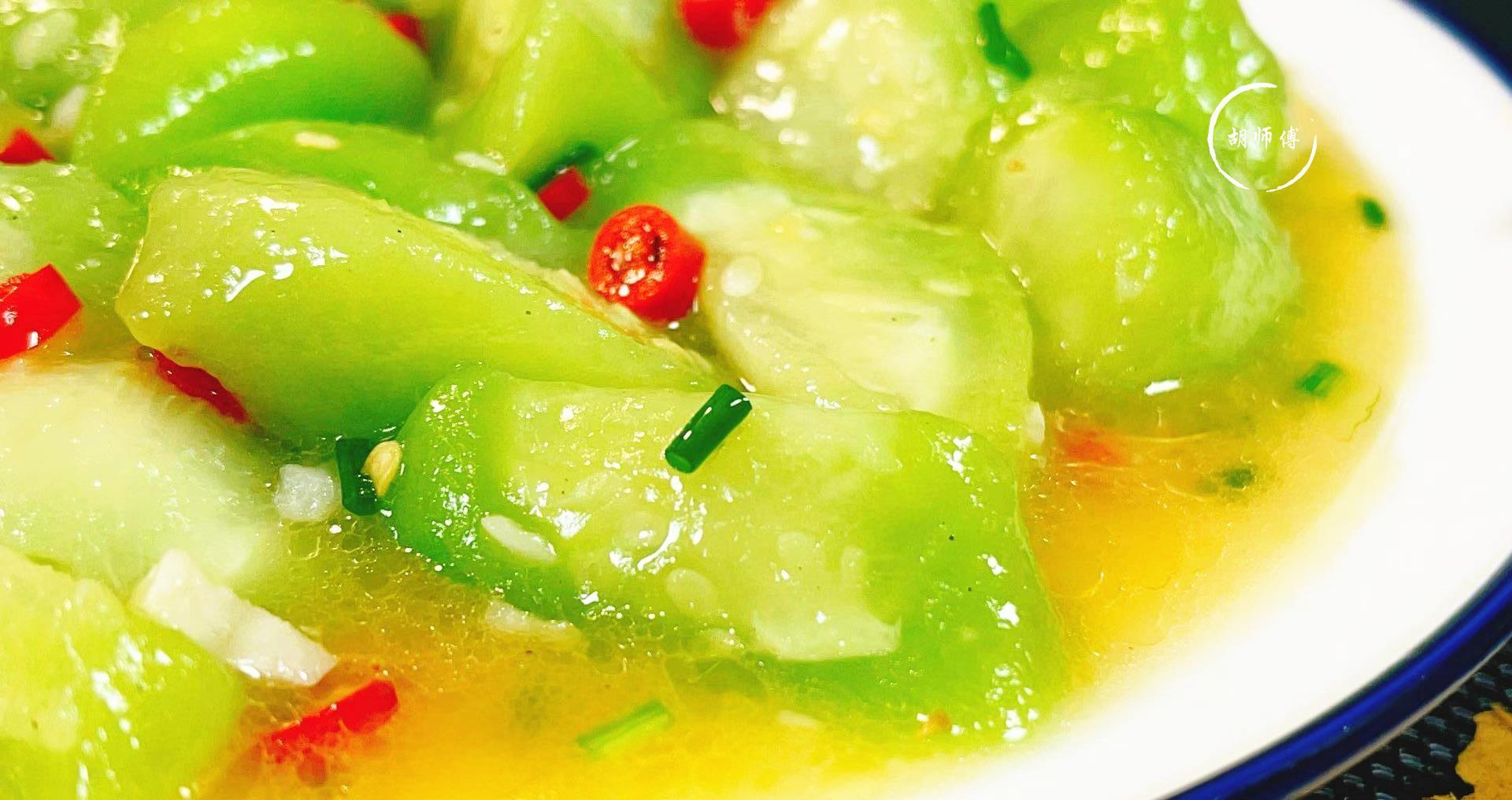 妙招|才知道，炒丝瓜最忌先放油！厨师长教您一妙招，丝瓜不发黑不出水