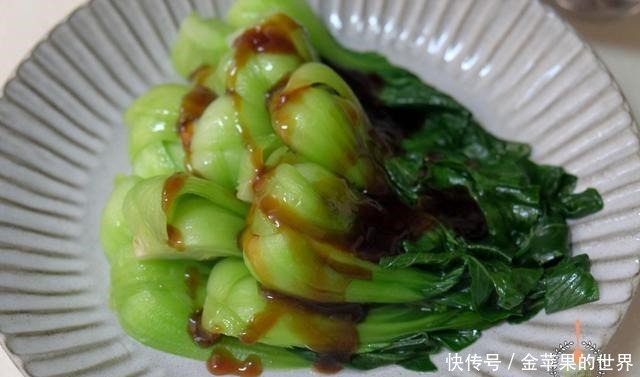 这种青菜冬天最便宜,这么做一滴油都不用,味道比炒菜还要香百倍