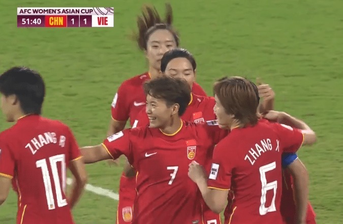 女足|从0-1到1-1!中国女足绝境爆发,王霜3场5球救主,女梅西怒吼庆祝