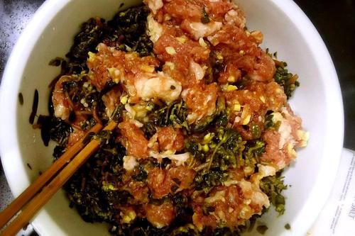 农村常见的4种野菜，总被误认为杂草，其实都是宝，调成馅可香了