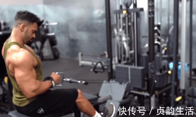 强壮|男生健身先练胸肌,不显强壮反倒影响了体态你应该先练这个部位