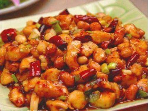 美食推荐：虾米鸡蛋炒米粉，爆炒鸡丁，肉末蒸冬瓜，胡萝卜炖排骨