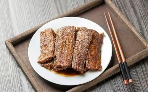 专家：50岁后多吃点肉？老年人吃肉4原则，这样吃才健康