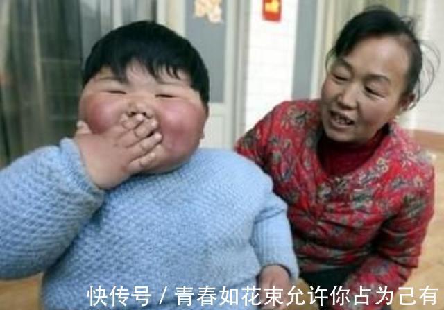 珊珊|婴儿车里的“大胖小子”,多半老人都喜欢,但真的可爱吗