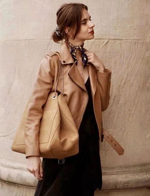 还在追求“黑白灰”?“浪漫焦糖色”太高级了