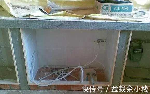 瓷砖|请师傅砌了个瓷砖橱柜，省钱又耐用，邻居们都很羡慕！