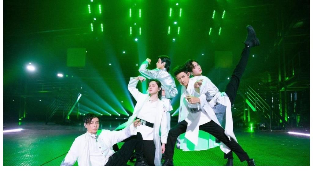 網(wǎng)曝《披哥》出道名單，胡海泉出局，MMA父子三人在列，C位是他？