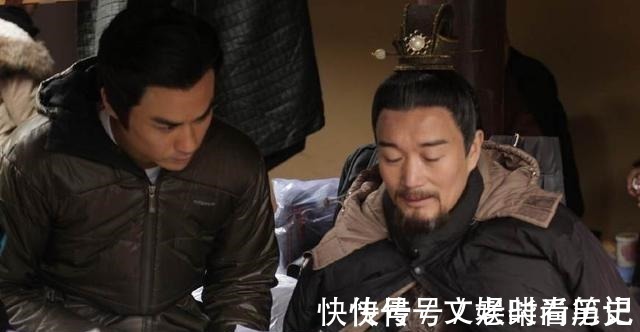 对子!上联为“水底日为天上日”, 下联成为千古绝唱