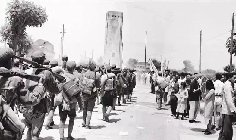 进军|第二野战军进军西南时，为何只有两个兵团，还有一个兵团去了哪里